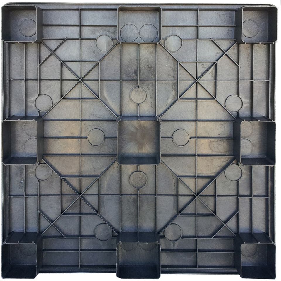 48 x 48 Stackable 9 post Plastic Pallet - Image 2