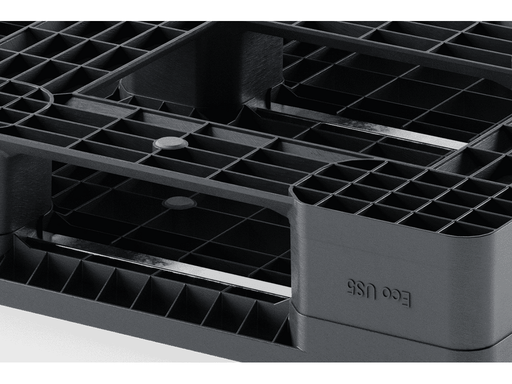 48 x 40 Rackable 6 Runner Pallet with Metal Rods - Image 5