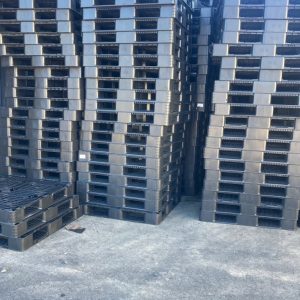 3500 Black 43 x 43 Pallets