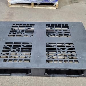 Used 800 x 1200 (31.50 x 47.25) Stackable Plastic Euro Pallets