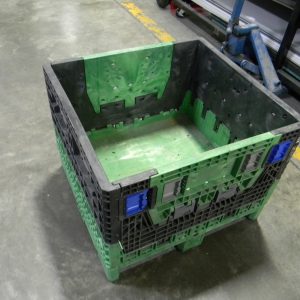 Used 32 x 30 x 25 Collapsible Pallet Containers